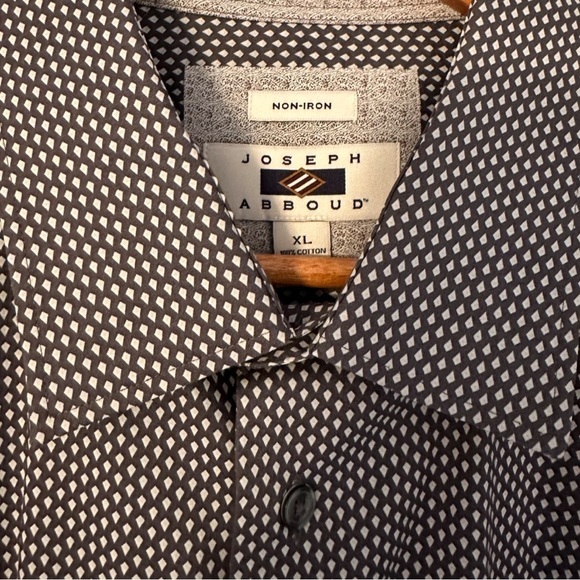 Ⓜ️Elevate your wardrobe with this Joseph Abboud Men's Dress Shirt in size XL. - Picture 2 of 4